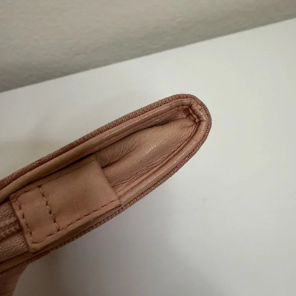 Gucci GG Canvas Zip Wallet Light Pink 5x4 Multiple Zipper Compartments - Picture 6 of 11